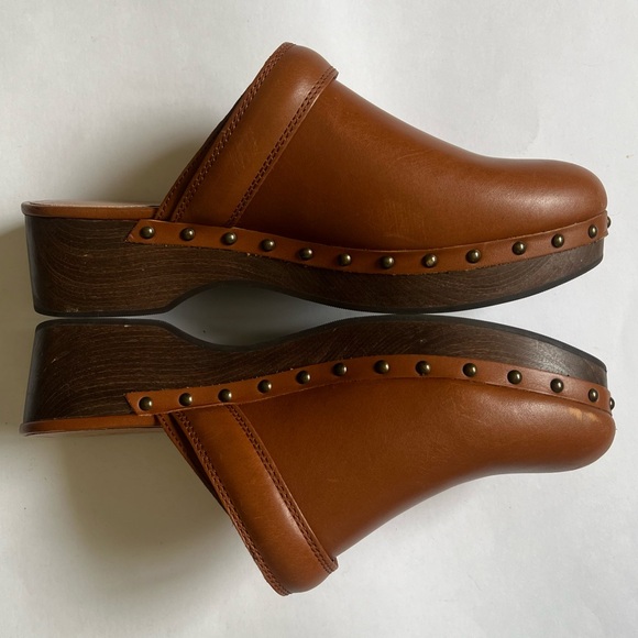 Madewell Shoes - Madewell Cecily Clogs in English Saddle